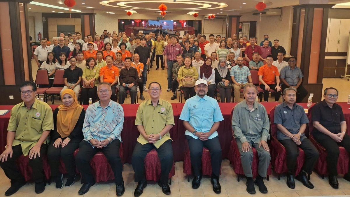 (大北马)二条路小贩求原地摆档,米都市长:“勿担心,非马上搬迁,有谈判空间”