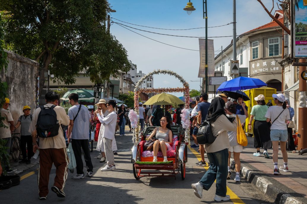 升旗山近4日接待逾3万游客，黄汉伟：平日游客量两倍