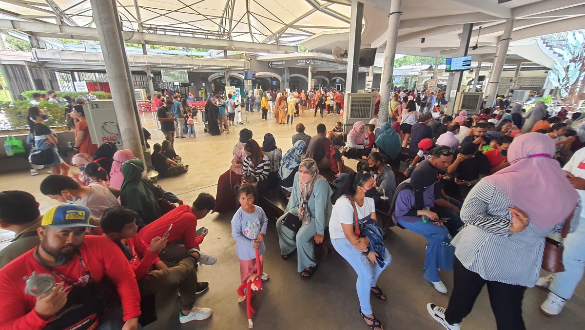 升旗山近4日接待逾3万游客，黄汉伟：平日游客量两倍