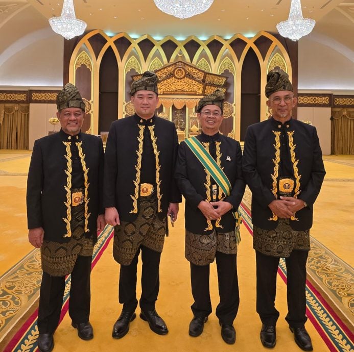 (大北马)吉打苏丹83岁华诞。册封名单。