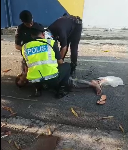 （大北马）女推销员逛早市被掠夺，公众追捕制伏掠夺匪保住3500现金