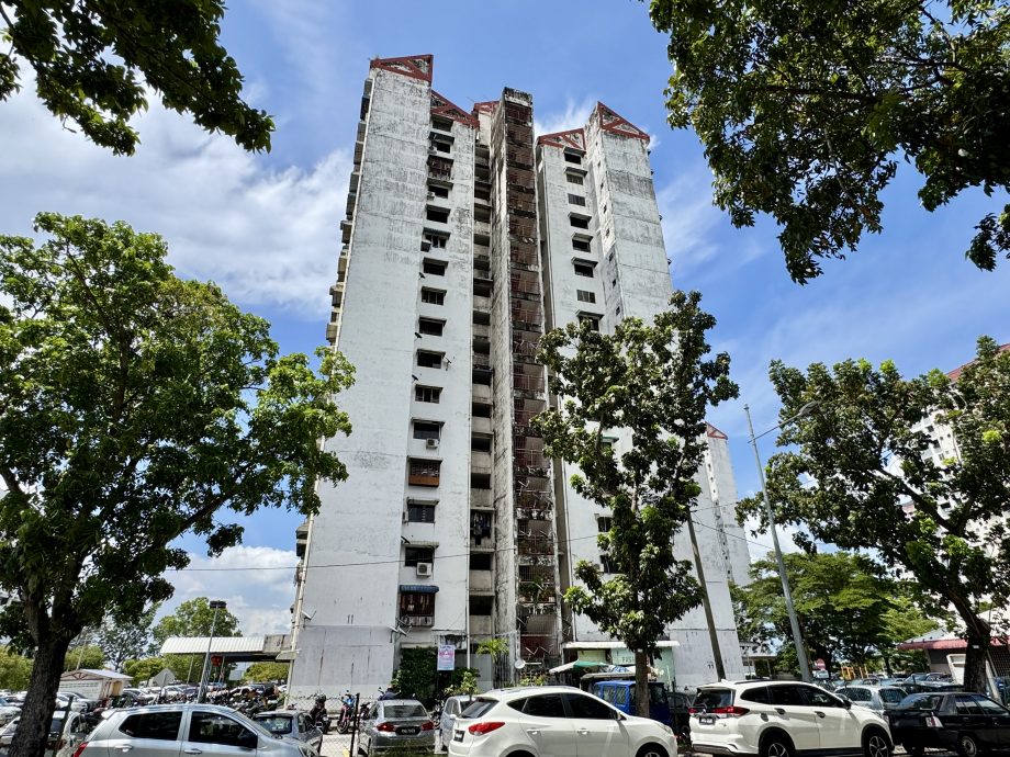 （大北马）彩虹公寓（7、9和11座）和五条路346座组屋获房屋维修基金