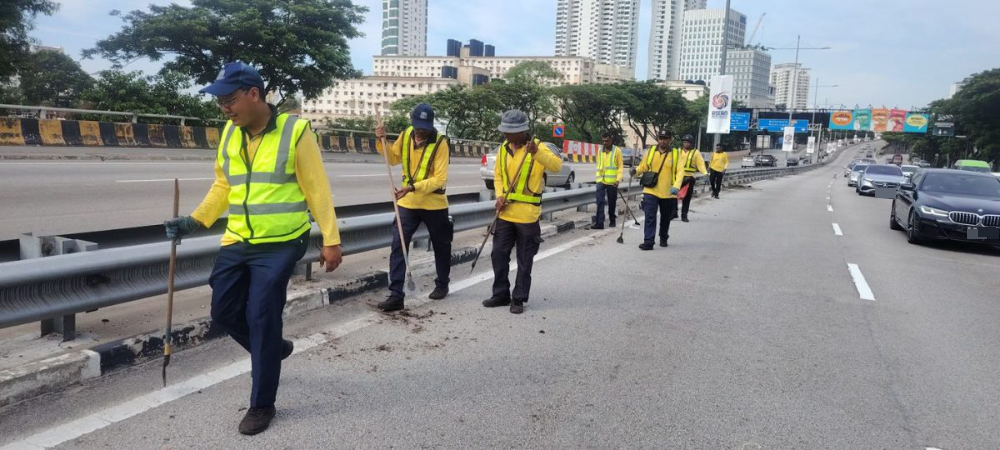 (大北马)敦林大道清洁行动两天清出逾4吨垃圾 槟市厅警惕驾驶者乱丢恐酿祸