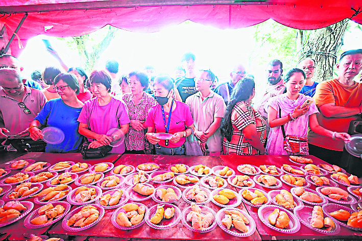 （大北马）沈志勤推“榴梿旅游” 吸引游客到新港爬榴梿山 