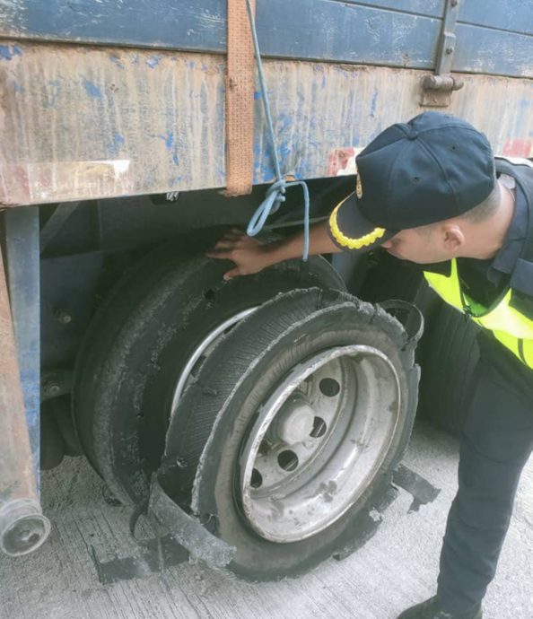 （大北马）罗里爆胎还行驶