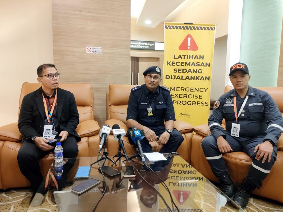 飞机遭鸟击坠毁槟机场? 原来是救援演习