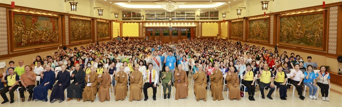 (大都会)主文/本报活动,洪兰讲座/3图