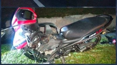 3青少年凌晨骑摩托 撞上休旅车 1死2伤