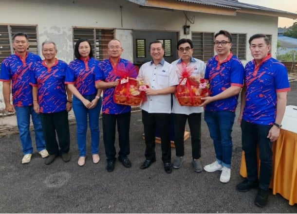 丰盛港马华大会吁留守国阵 选举无需与希盟谈判