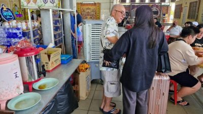 吴小燕病逝 | 恩师骤然离世  海外校友特飞回国送别