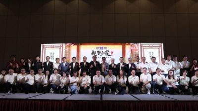 奉茶系结诵孝亲三诺 柔南9阁社温馨庆双亲节