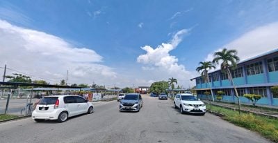 民生特工队 | 峇巴力拉惹学校旁道路 改单行道 车子照闯