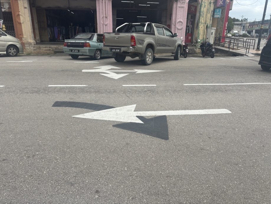 (已签发)柔:**封面**拉美士市区试行改道 丁能路恢复双向车道
