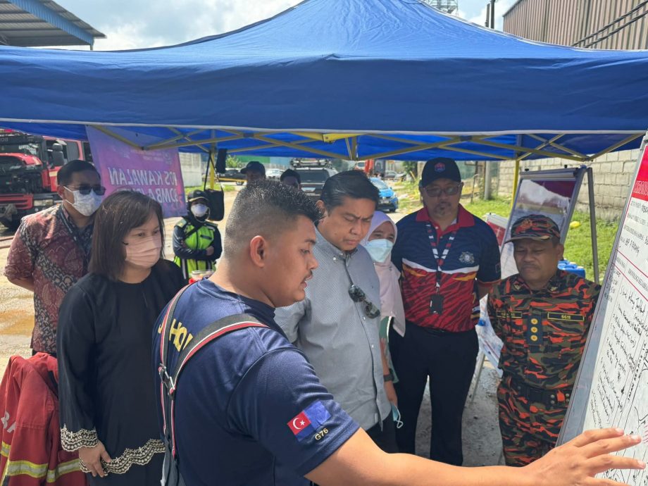 工厂大火油污造成污染   环境局装滤油器免情况加剧