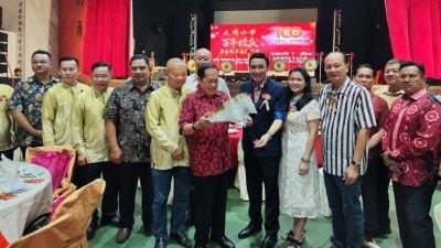 笨珍大同学校百年校庆   筹50万成功达标