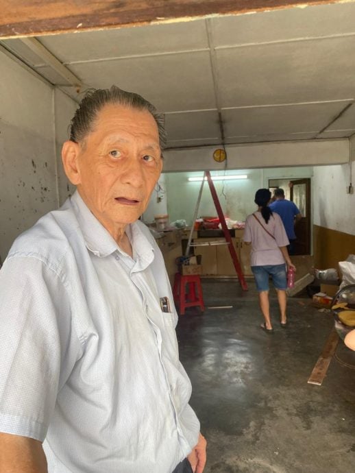 新邦令金巴刹路小贩中心暂缓清空 郑克胜:提升势在必行