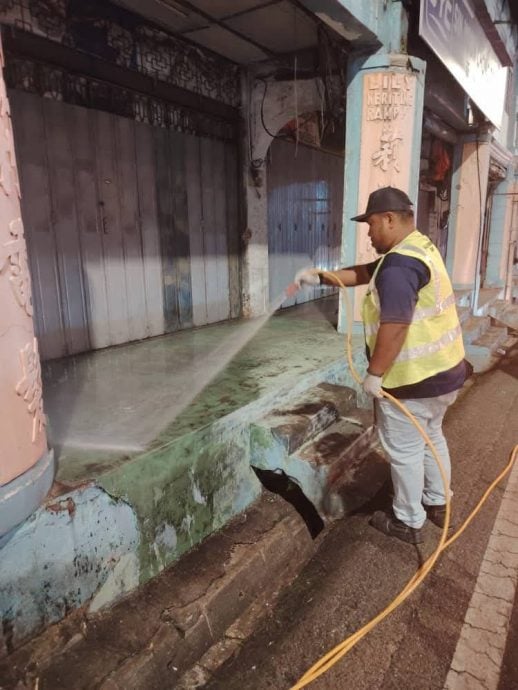 (已签发)柔:昔市议会“勿喂野鸟猫狗”运动,冀获支持提昇市容卫生