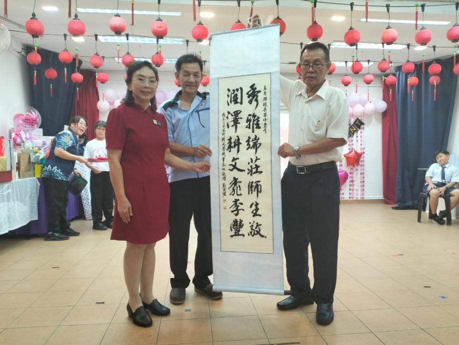 (已签发)柔:服务杏坛35年 耕文校长王秀润荣休
