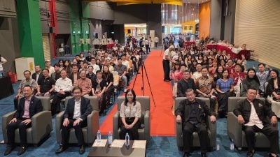 南院与大众书局阅读工程开幕 募集1.61万善款支持教育发展