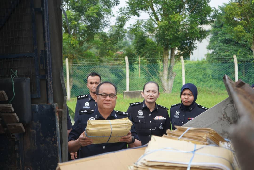 案件审结 笨珍哥打警区销毁大批旧物证