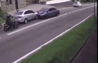 汽车闯入反向车道后续行驶 毒驾司机遭警方逮捕归案
