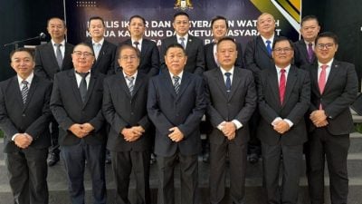 新山县14新村村长就职  11原任3新面孔