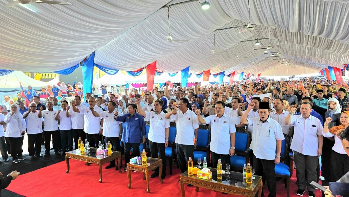 (已签发)柔:**版三头**柔1%垦殖民未获地契,大臣:2个月内解决