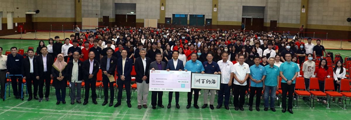 (已签发)柔:**版三头**苏丹后法蒂玛基金会二拨100万 南院500清寒子弟受惠