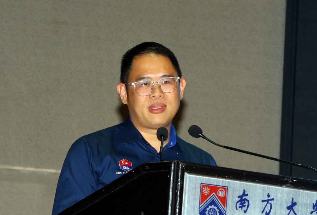 (已签发)柔:**版三头**苏丹后法蒂玛基金会二拨100万 南院500清寒子弟受惠