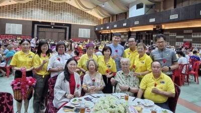 銮“百行孝为先”晚宴 彭志强吁游子多回家探父母