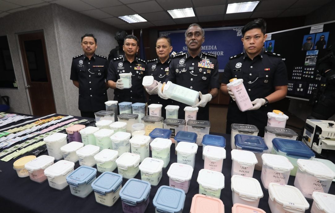 (已签发)柔:**版二头**柔警破毒品集团捕3人 特调“果汁”暗号毒品销本地