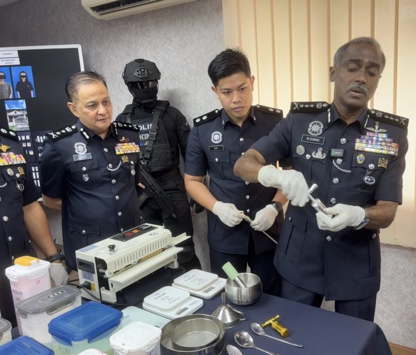 （已签发）柔：**版二头**柔警破毒品集团捕3人   特调“果汁”暗号毒品销本地
