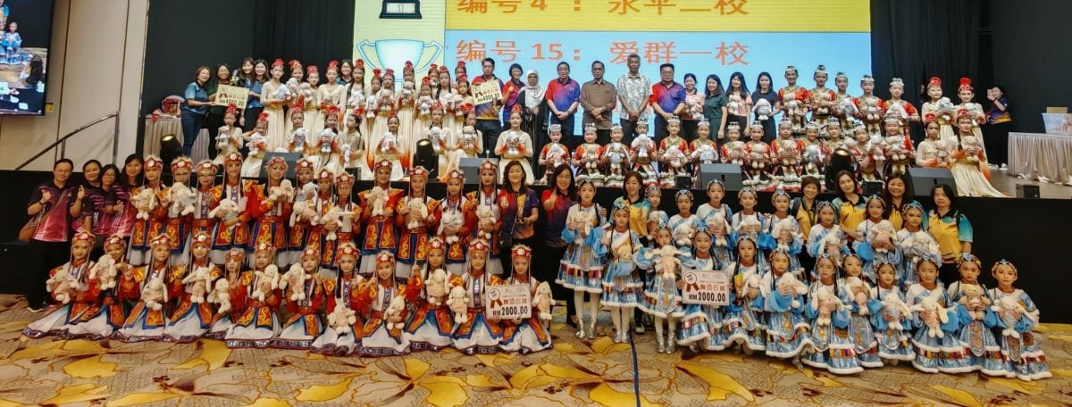 峇华小舞蹈观摩赛,34华小543学生舞动石城