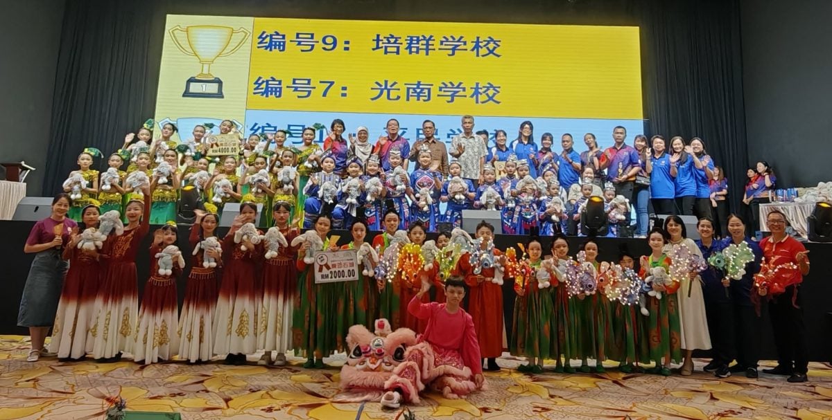 峇华小舞蹈观摩赛,34华小543学生舞动石城