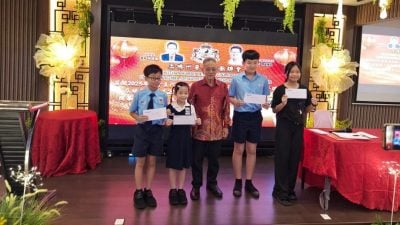 张锦昌望柔非伊小组   助华人神庙解决问题