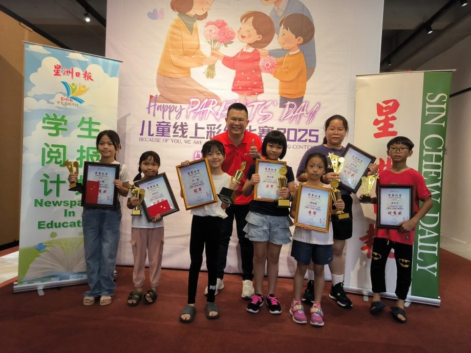本报活动：响应星洲日报“阅报计划”，富贵集团赠报古来15华小