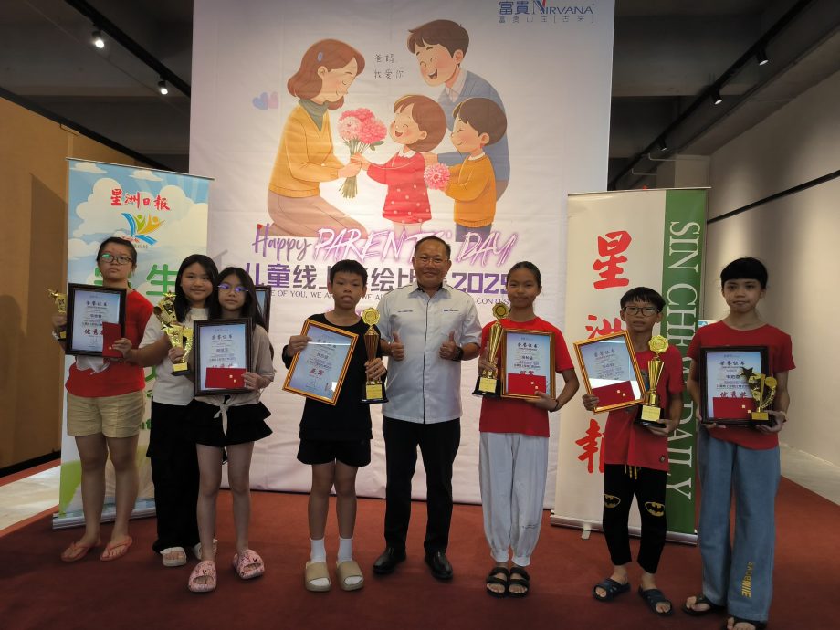本报活动：响应星洲日报“阅报计划”，富贵集团赠报古来15华小