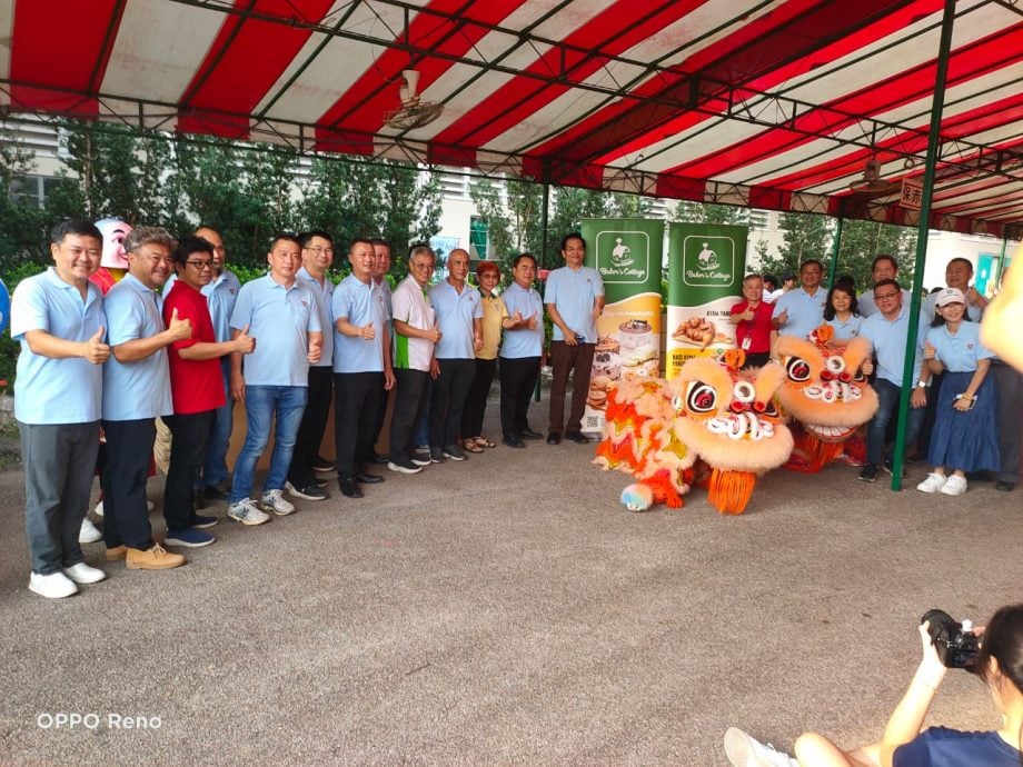 (已签发)柔:**版头**麻坡中化113周年校庆慈善市 筹获50万教育基金