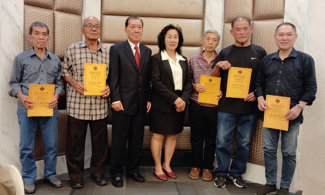 （已签发）柔：**版头**麻海南会馆新届理事就职　何子孟吁政府珍惜人才