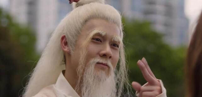 (已签发)柔:狮城二三事:《带剑女孩》玩穿越造型多变 许瑞奇演古人被难倒