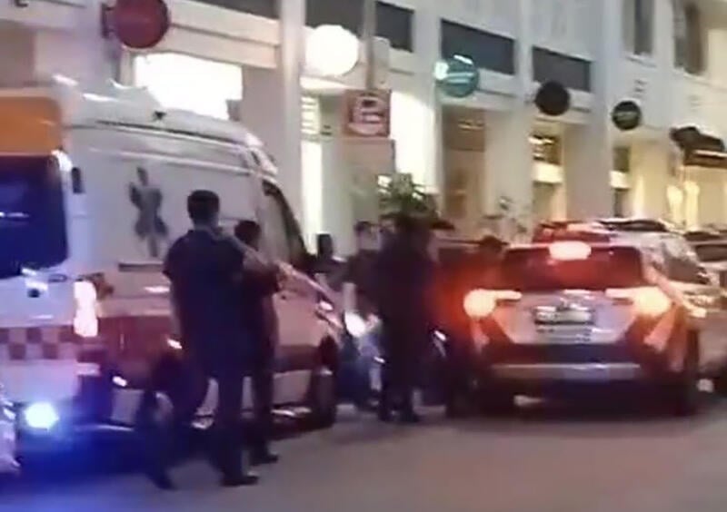 (已签发)柔:狮城二三事:情侣开房爆冲突血溅酒店 冲撞警员被捕