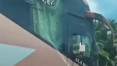 视频 | 错用紧急车道超车还硬插队   古来警方：已开档查长巴司机
