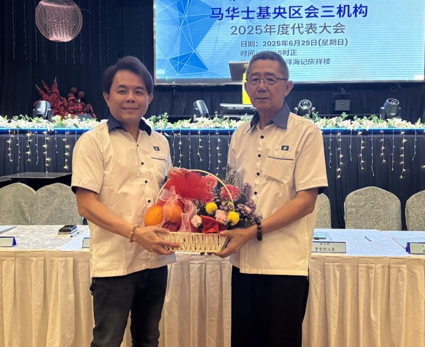 (已签发)柔:黄玟斌促马华部分领袖 勿台上说一套台下做一套