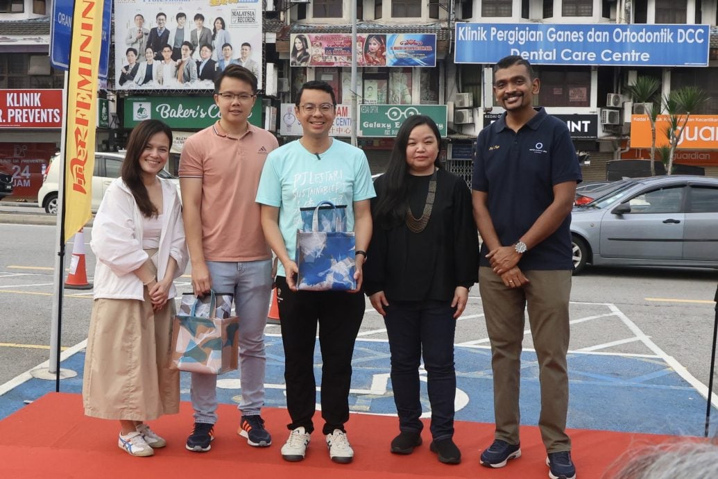 （早报主文）大都会/逾500人参与八打灵再也旧区“发现老街.城市寻宝” 朝阳下漫步感受老城温度 
