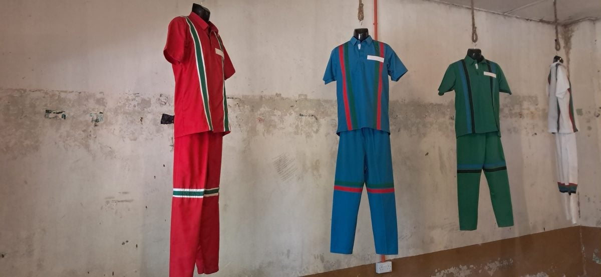 (锁文)柔:新旧对照:新旧亚逸摩立监狱两样情