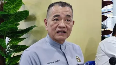 陈德钦：侵犯隐私打压异议  “烈火莫熄沦笑话”