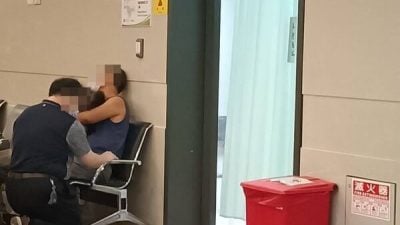 独子滑进玉米粉碎机惨死 母哭到瘫软 老板医院悲恸下跪