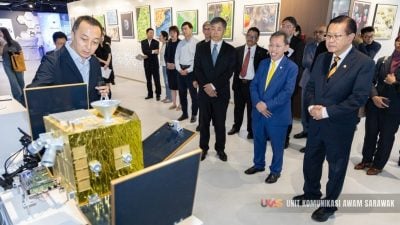 中国前五名大学之一  沈桂贤率团官访复旦