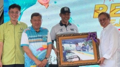 法兹鲁丁：狮城客专程来钓鱼虾  甘榜西里益垂钓者“天堂”