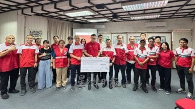 俞利文拨款5万  红新月会添救护车